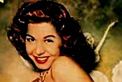 اسمها الحقيقي زينب خليل إبراهيم محفوظ