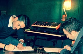 حسام حبيب وحسن الشافعي لحظة توقيع العقد