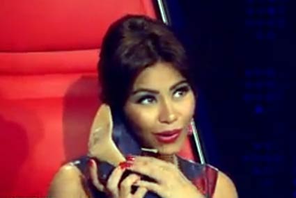 شيرين عبد الوهاب ترفع حذائها للمرة الثانية في The Voice