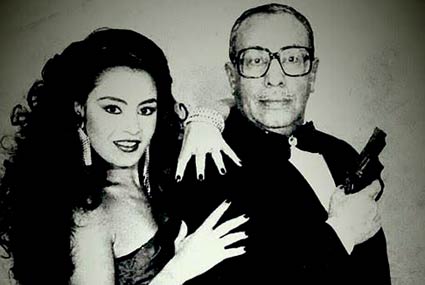 صورة نادرة - شريهان تحتفل بعيد ميلاد فؤاد المهندس مع أسرة "علشان خاطر عيونك"