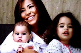 ماما شيرين: أزرع فيهما محبة بعضهما البعض، ومريم على الرغم من صغر سنها، إلا أنها تقوم بتربية هنا معي، وأرى أن "وشهم حلو على مصر"، وفي عهدهما حدث ما عجزنا عن تحقيقه في 30 عاما.