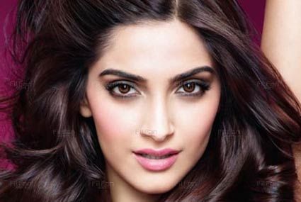 سونام كابور