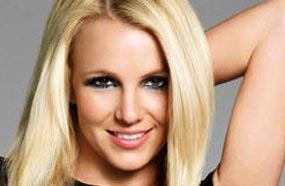 بريتني سبيرز تغني للسنافر