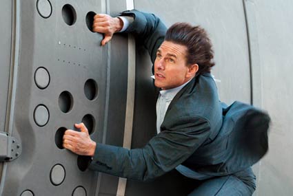 توم كروز يؤدي مهمة مستحيلة