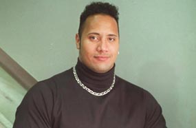 دواين جونسون يستعرض إطلالته