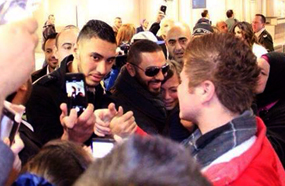 تامر حسني في المطار