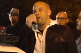 فان ديزل يلقي كلمة لرثاء بول ووكر من مكان الحادث