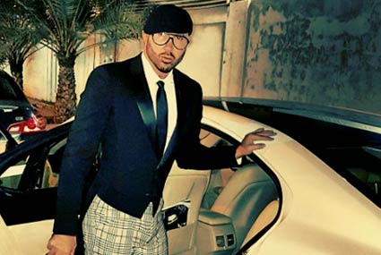 وديع النجار‎ له ستايل خاص في اختيار أزيائه، فهو مصور شهير بدبي او السفير  الشهير ل Cirque Du Soir 