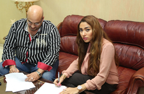 زيزي عادل خلال تعاقدها مع شركة &quot;مزيكا&quot;