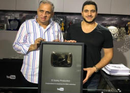 إخلاء سبيل كريم السبكي وشقيقه بعد اتهامهما بحيازة المخدرات