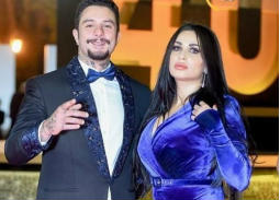 بالفيديو- أحمد الفيشاوي يفاجيء زوجته بالاحتفال بعيد ميلادها.. الخمور بدل "التورتة"