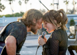 فيلم A Star Is Born- الاستسلام للسطحية أم الالتزام بالعمق؟