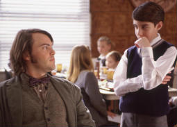 القبض على ممثل School of Rock بتهمة سرقة جيتار