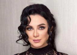 صورة- سلاف فواخرجي في الطفولة... هل تغيرت ملامحها؟