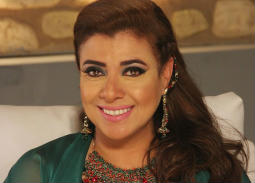 صورة- عمرة نشوى مصطفى لـ 9 نجوم