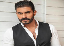 بالفيديو- خالد سليم يوضع سبب تراجعه عن طرح كليب "اللي فات مات"