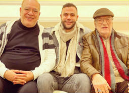 فيديو- بحضور حسن حسني... النجوم يحتفلون بعيد ميلاد صلاح عبد الله