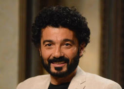 خالد النبوي للجمهور: أنا كمان بتفرج عليكم