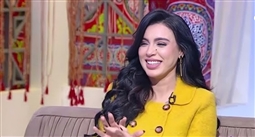 الفنانة والإعلامية إيمان يوسف خلال لقائها في برنامج "هي وهما"
