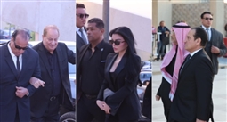 هيفاء وهبي وهاني مهنا ومحمد ثروت في العزاء
