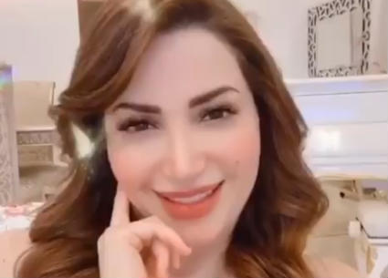 نسرين طافش تستعير صوت رضوى الشربيني في فيديو عن "البلوك والكورونا"