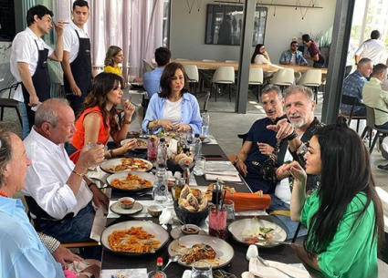 عمرو يوسف وكندة علوش وشيرين رضا ونيللي كريم في إعلان "زيد"