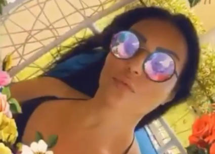 سمية الخشاب وسط الطبيعة مع أغنية عمرو دياب